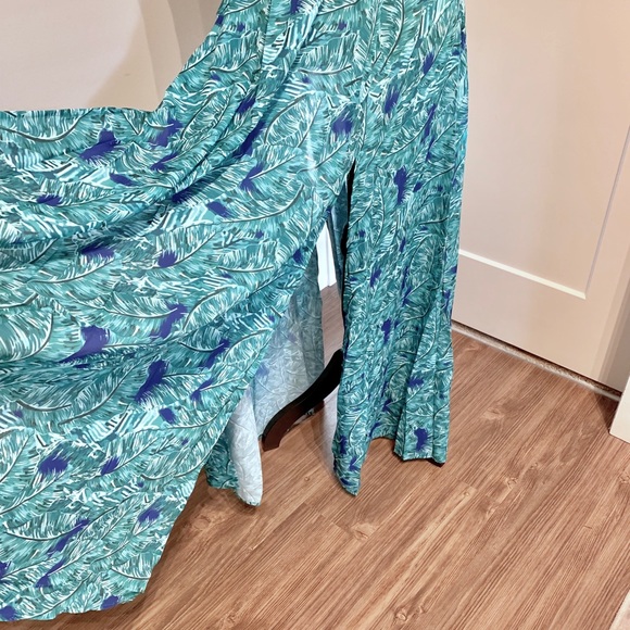 LAST ONE! NWT Tropical Leaf Print Maxi Dress - Picture 5 of 8